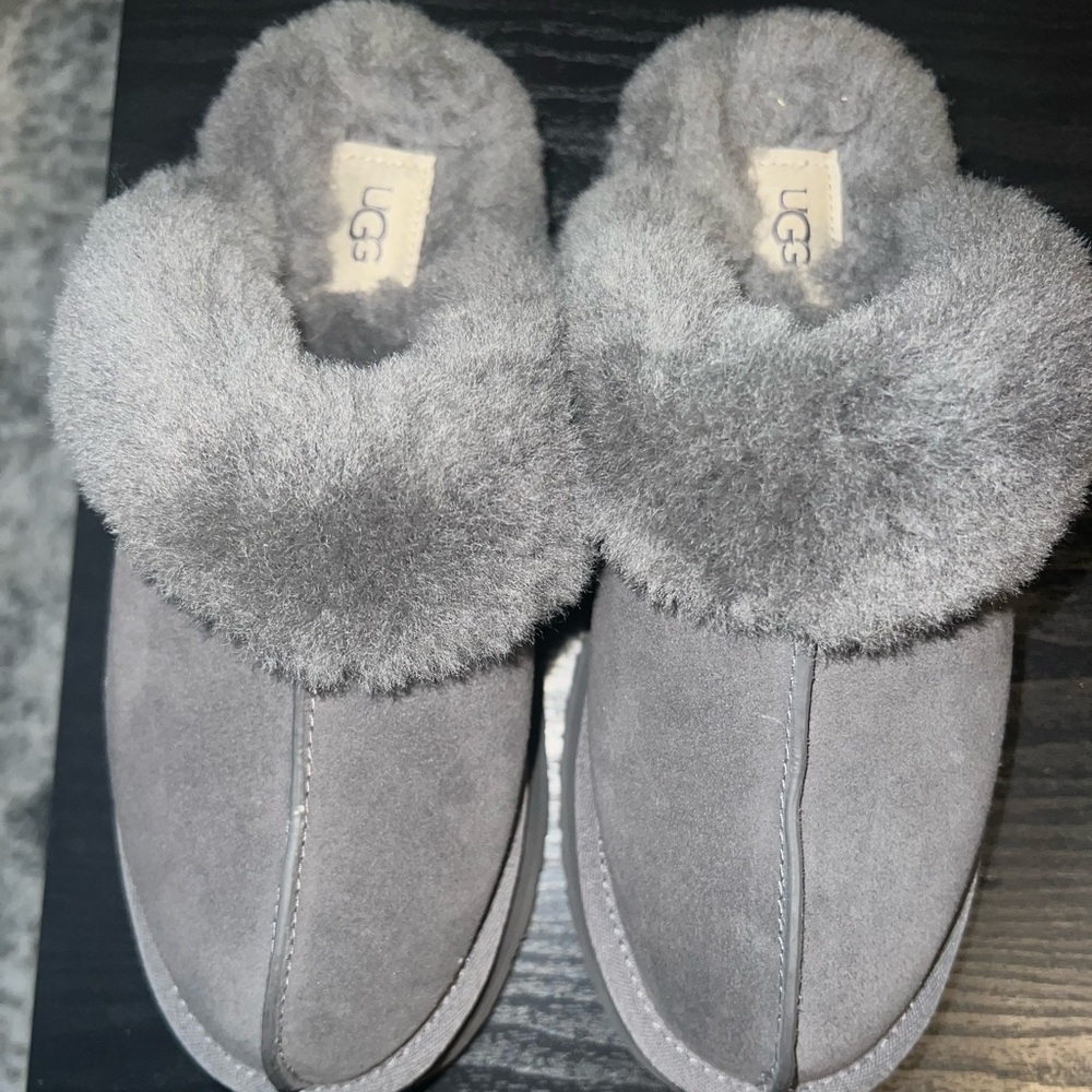 UGG Women's Disquette Slipper Size 8 Gray